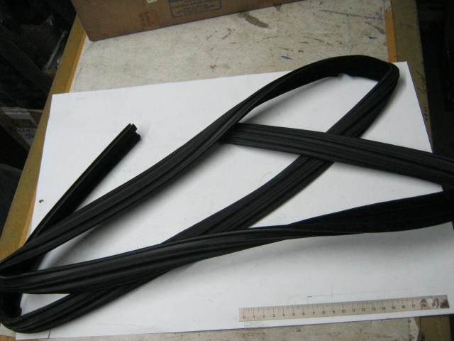 door glass rubber 1237350125